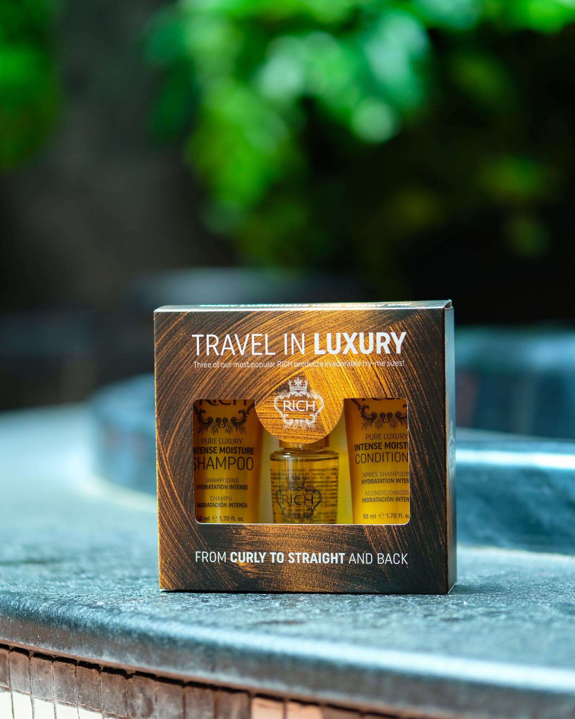 RICH Travel in Luxury Set